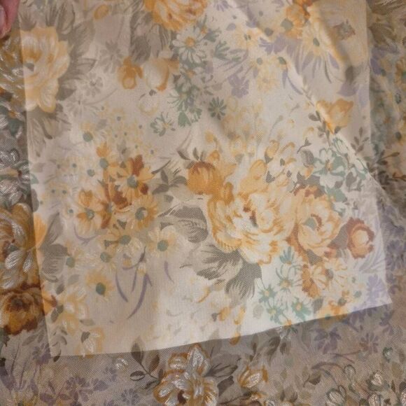 Fabric, White/Tan/Gray/Teal Floral Poly Organza Sheer 45" x 4 yds - Picture 3 of 5